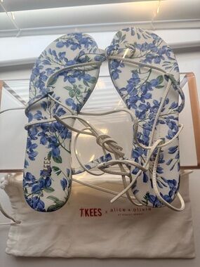 Alice + Olivia / TKEES  Lace-Up Sandals with Eve Ditsy - NWOT
